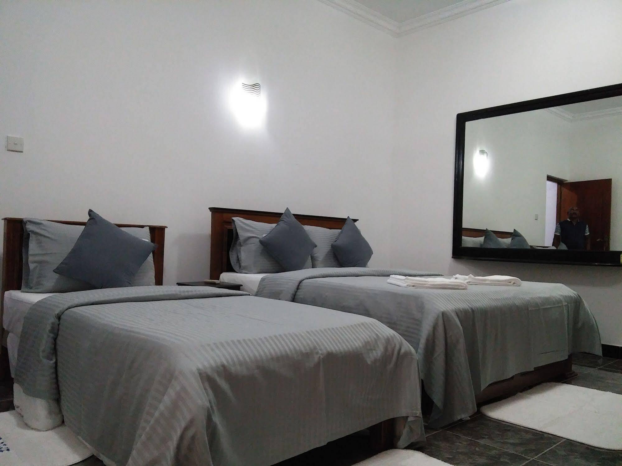 West Dene Negombo Exterior foto