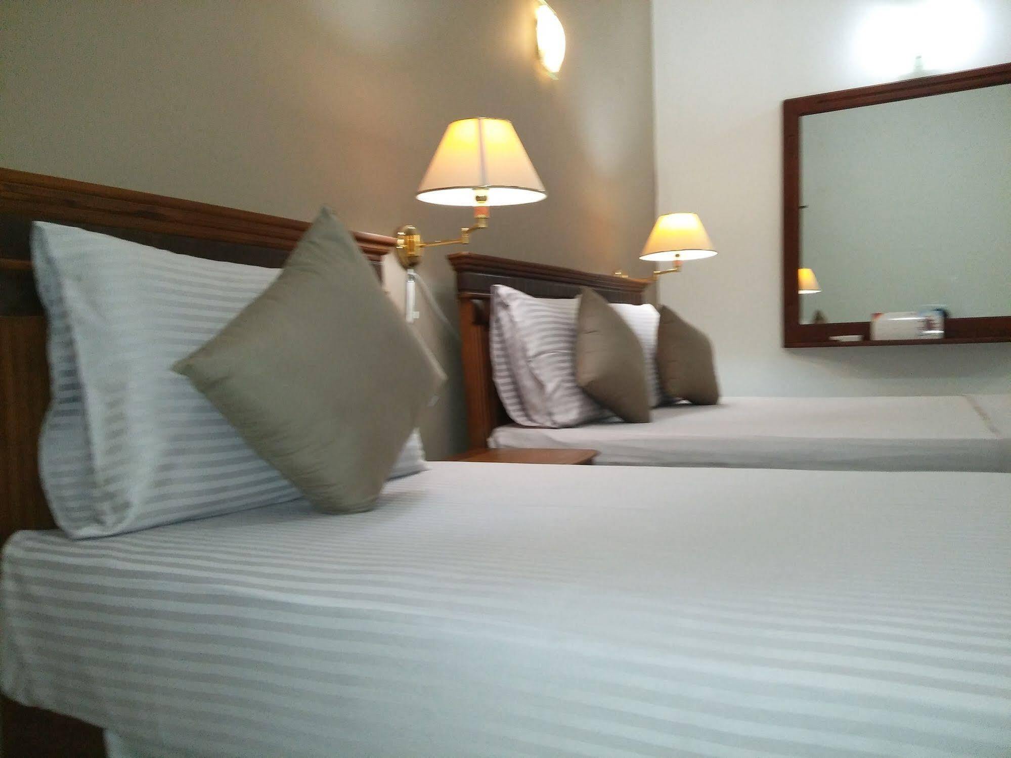 West Dene Negombo Exterior foto